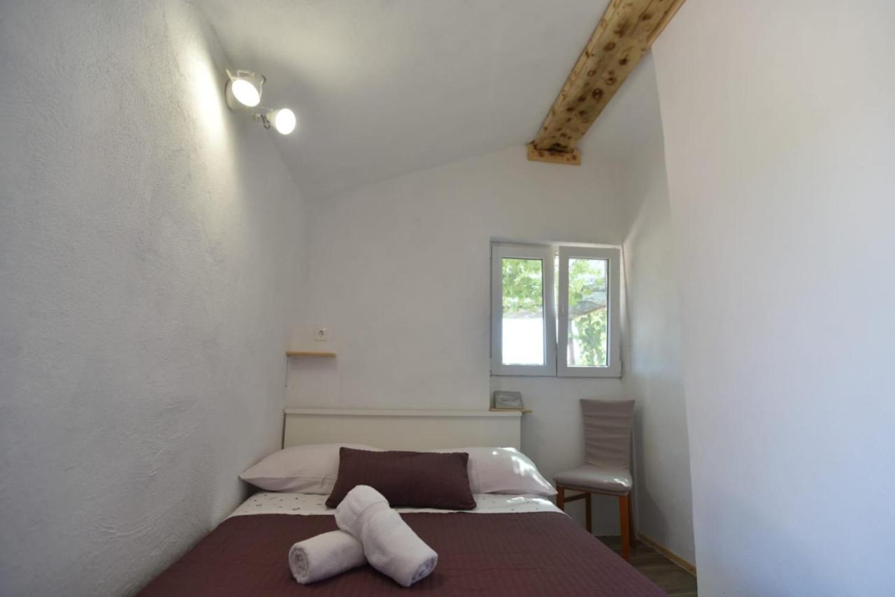 Cottage Rugonj Stari Grad  Exterior foto